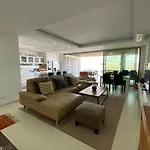 Bay View One, Stunning 3 Bed Condo With Sea View & Rooftop Pool