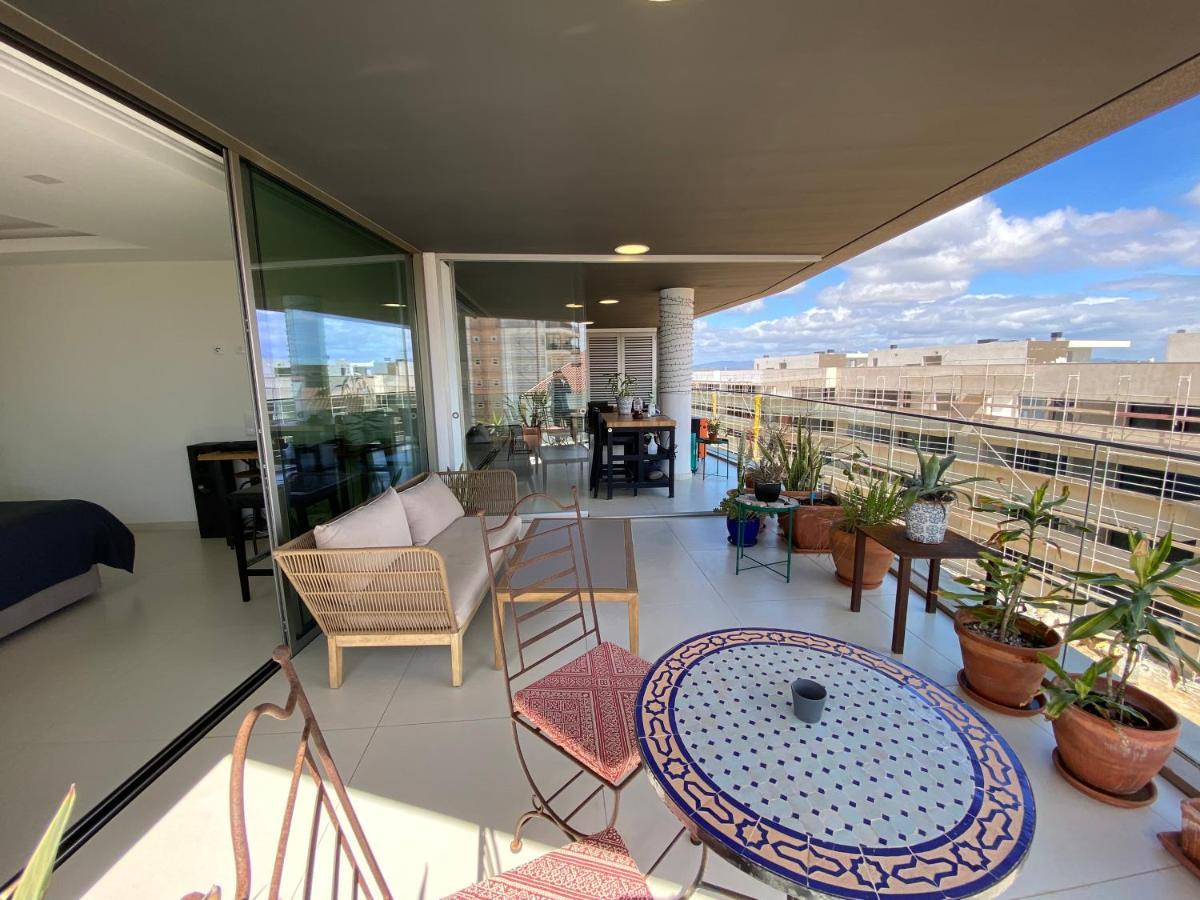 Apartamento Bay View One, Stunning 3 Bed With Sea View & Rooftop Pool *
