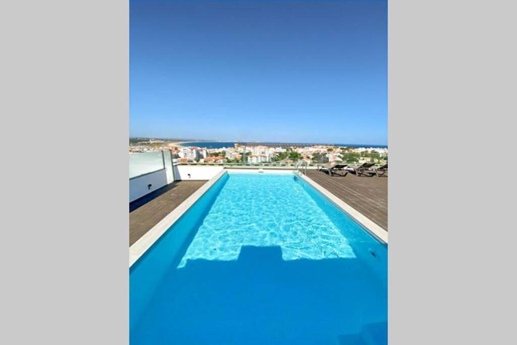 Apartment Bay View One, Stunning 3 Bed With Sea View & Rooftop Pool