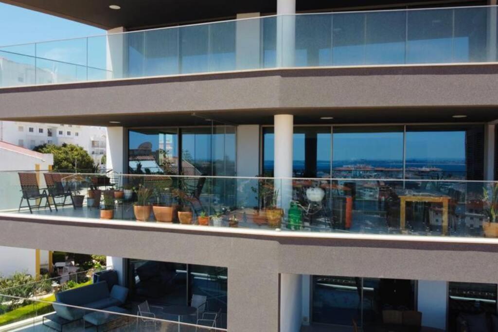Bay View One, Stunning 3 Bed With Sea View & Rooftop Pool Apartment Lagos