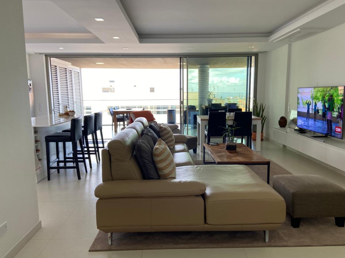 Apartment Bay View One, Stunning 3 Bed With Sea View & Rooftop Pool *
