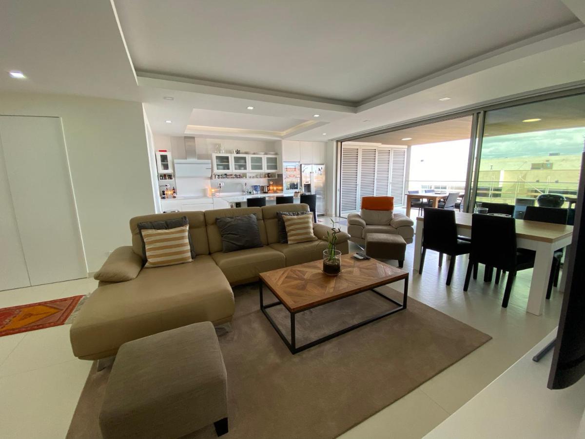 Bay View One, Stunning 3 Bed With Sea View & Rooftop Pool Lagos