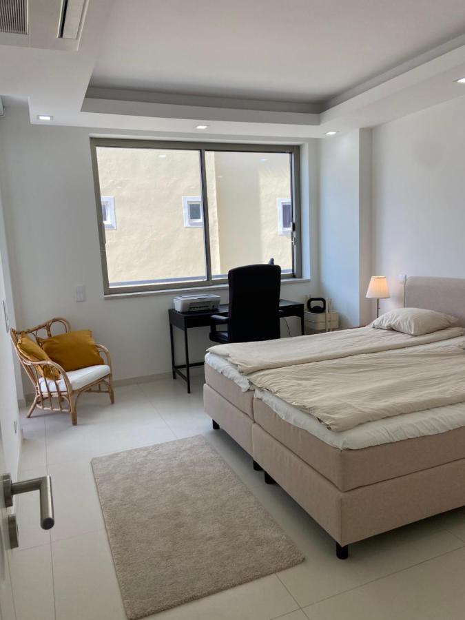 Bay View One, Stunning 3 Bed With Sea View & Rooftop Pool *
